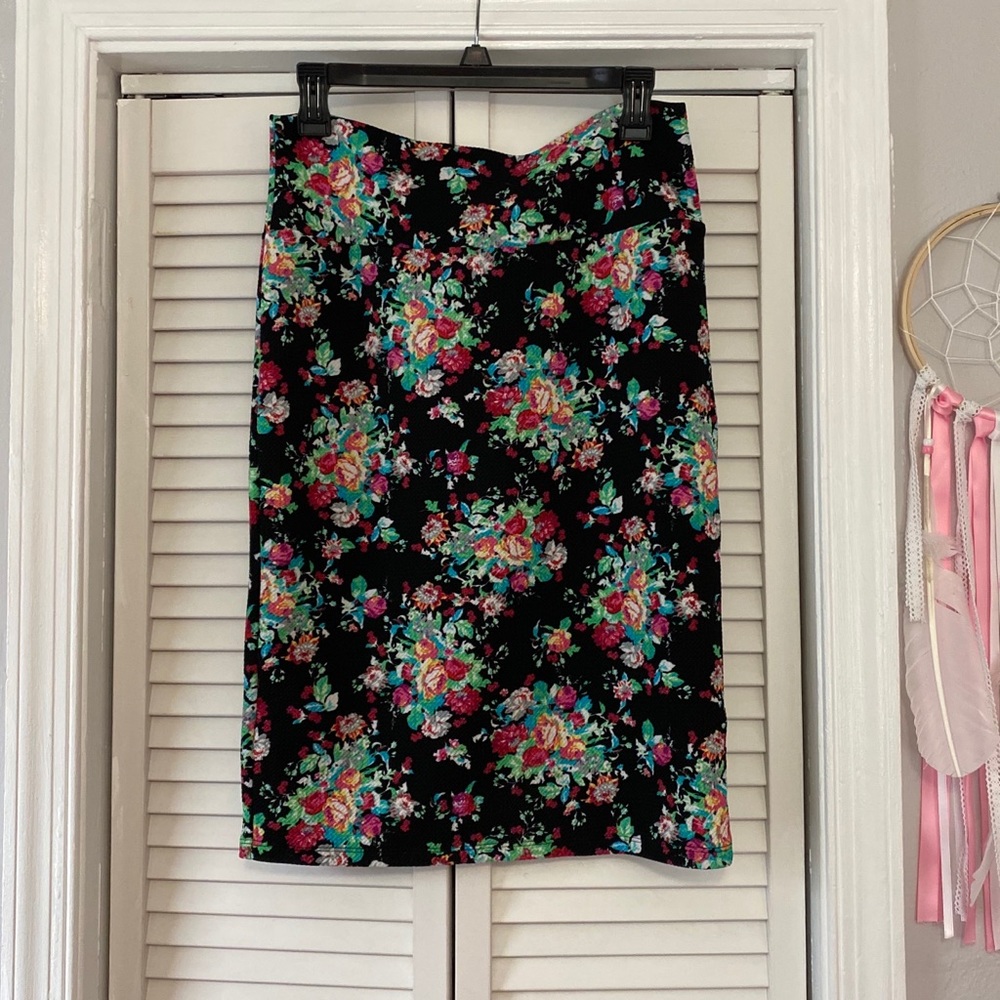 🌻 Lularoe Cassie skirt, medium